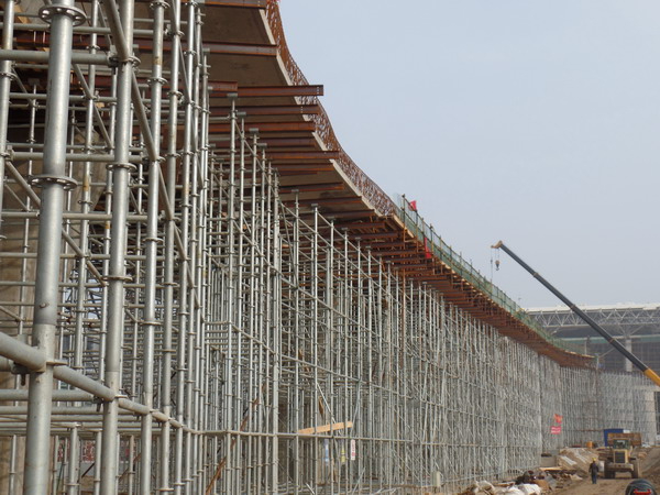 呼倫貝爾市盤扣式腳手架租賃工程實(shí)例